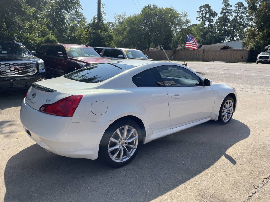 2011 INFINITI G37 Image 22