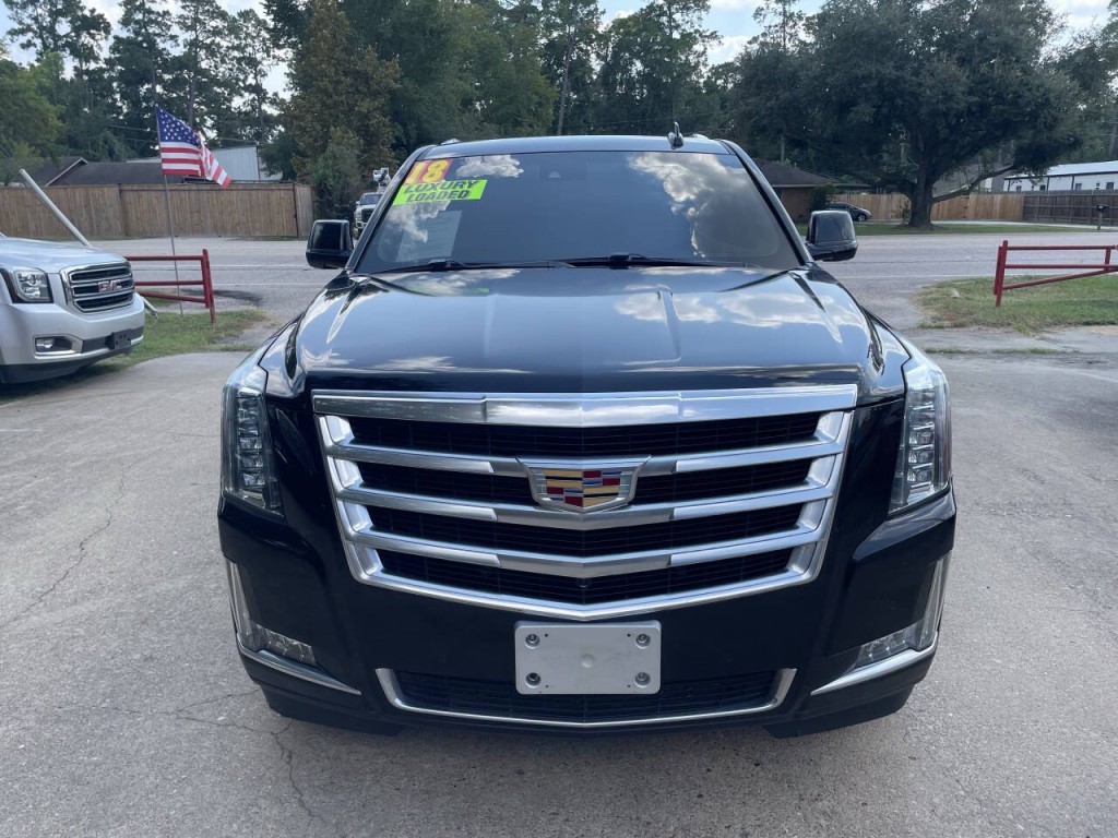 2018 Cadillac Escalade Image 2