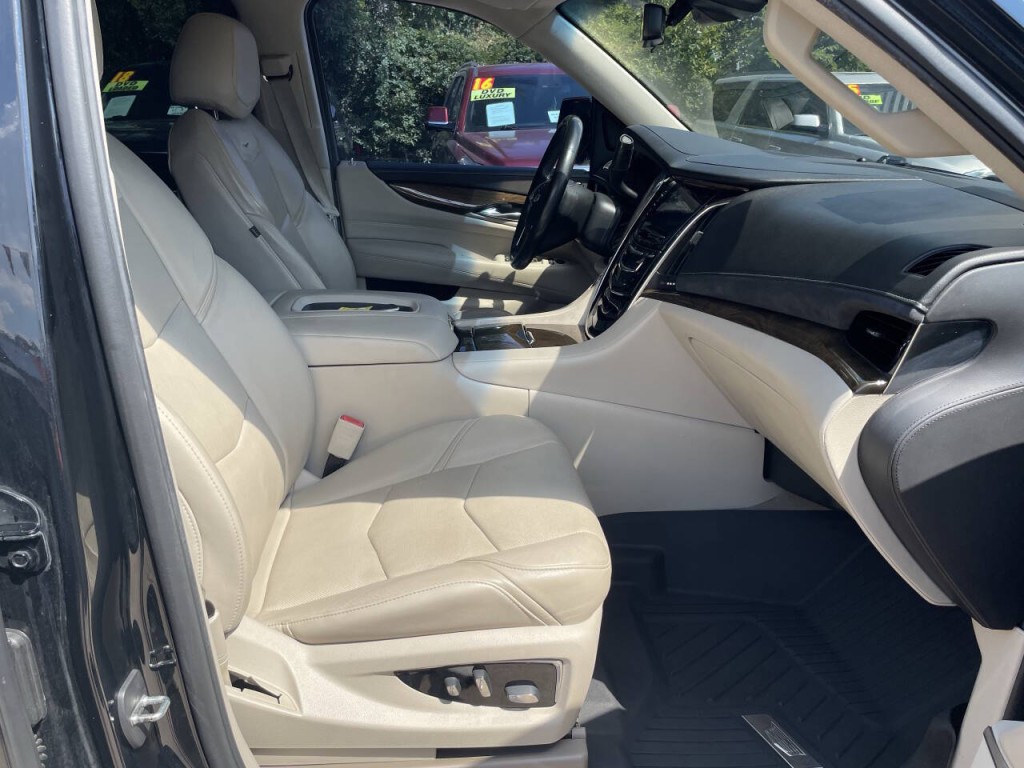 2018 Cadillac Escalade Image 18