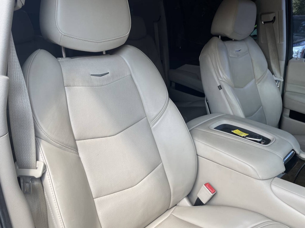 2018 Cadillac Escalade Image 19