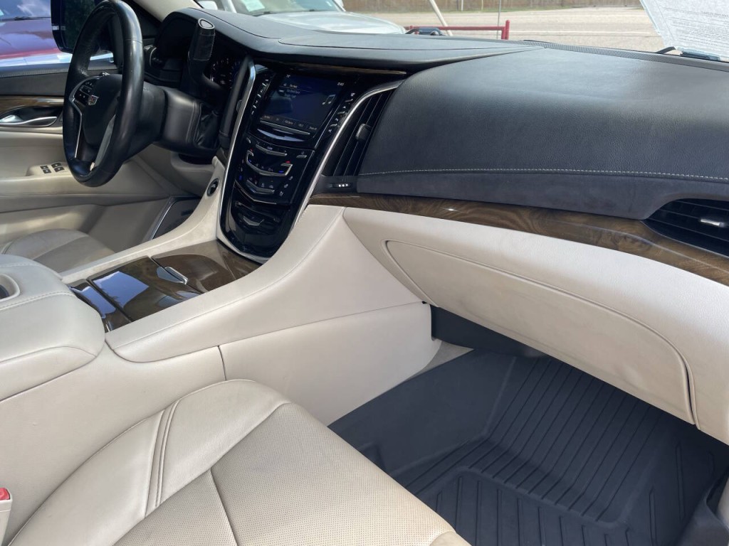 2018 Cadillac Escalade Image 20