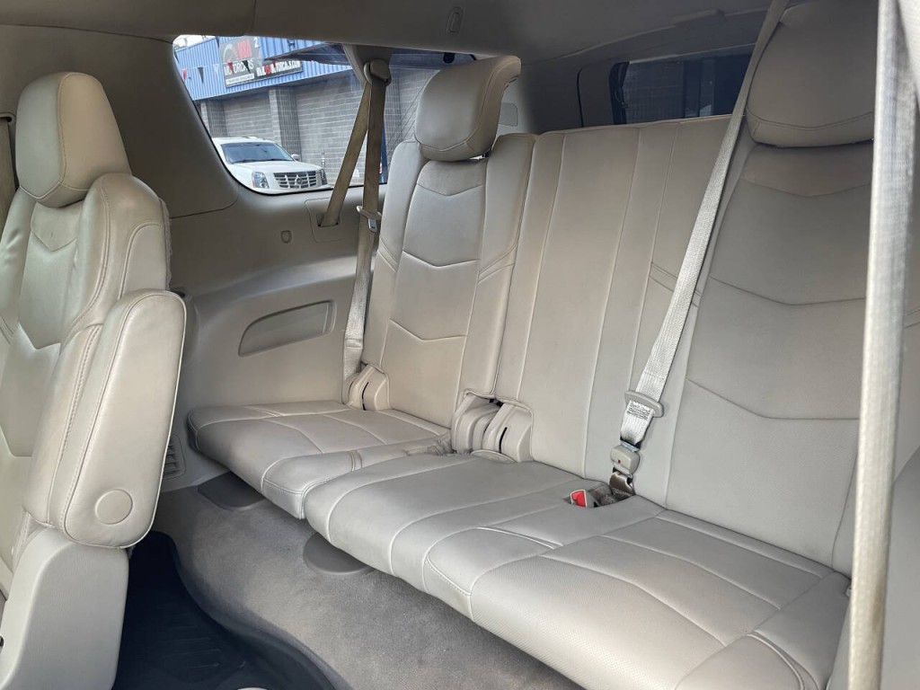 2018 Cadillac Escalade Image 24