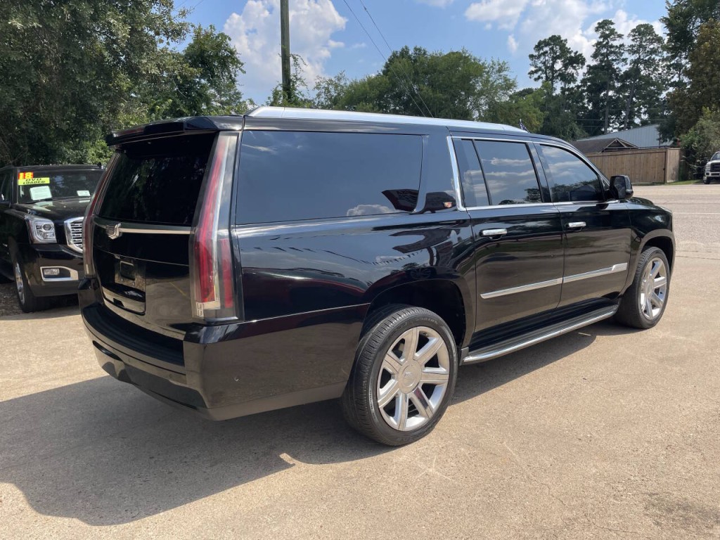 2018 Cadillac Escalade Image 28