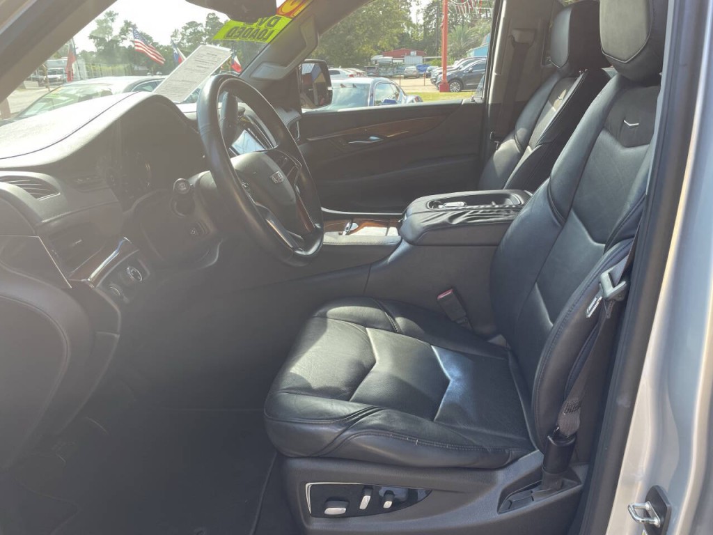 2016 Cadillac Escalade Image 5