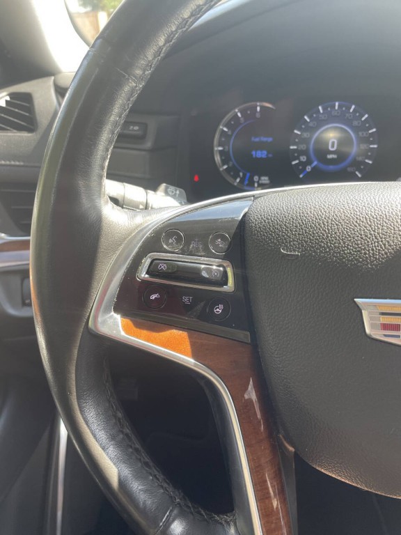 2016 Cadillac Escalade Image 8