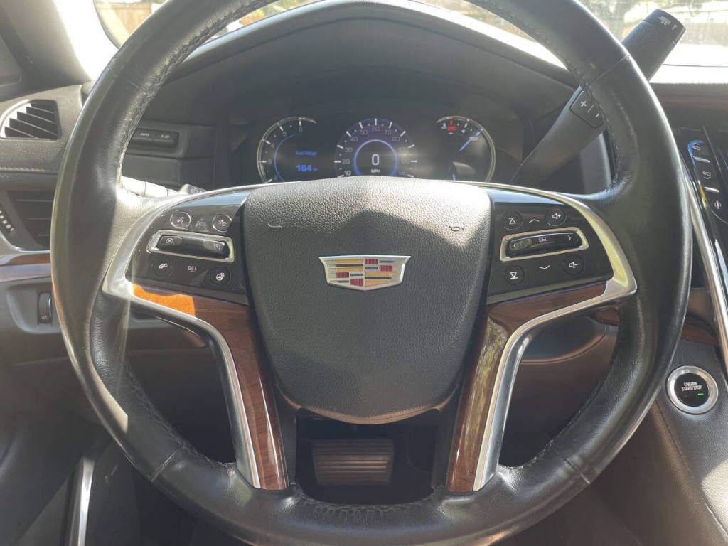 2016 Cadillac Escalade Image 9