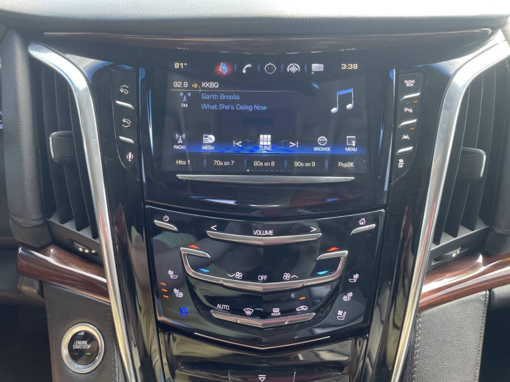 2016 Cadillac Escalade Image 11