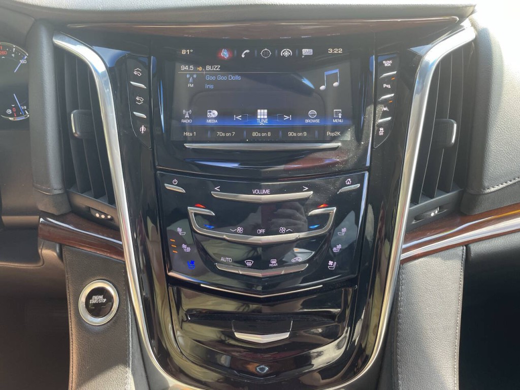 2016 Cadillac Escalade Image 12