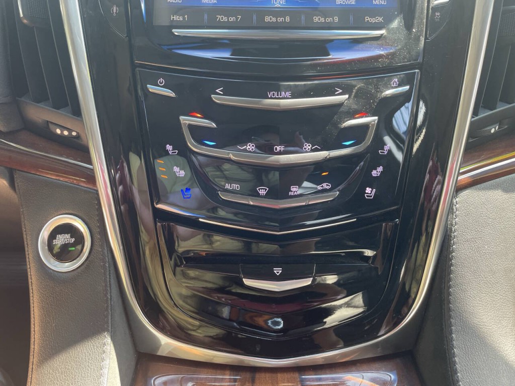 2016 Cadillac Escalade Image 14