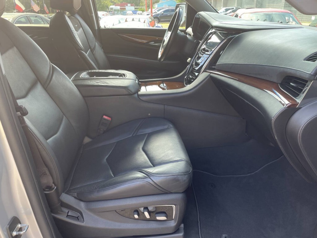 2016 Cadillac Escalade Image 20
