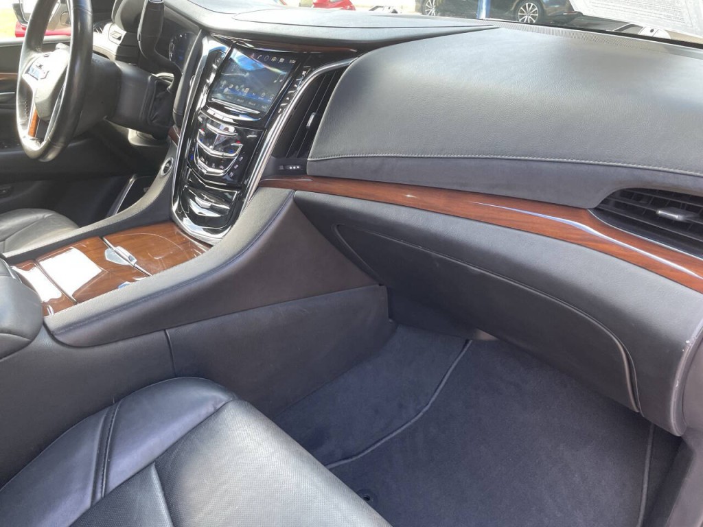2016 Cadillac Escalade Image 22