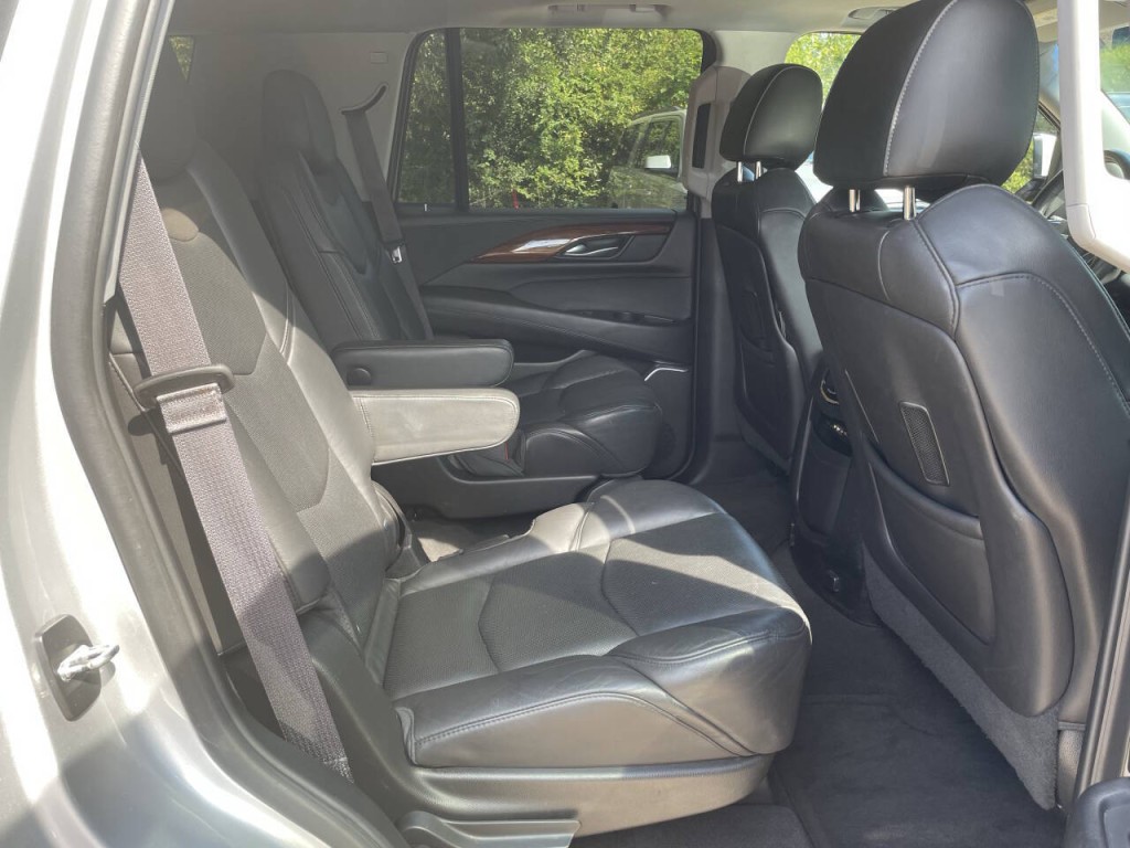 2016 Cadillac Escalade Image 23