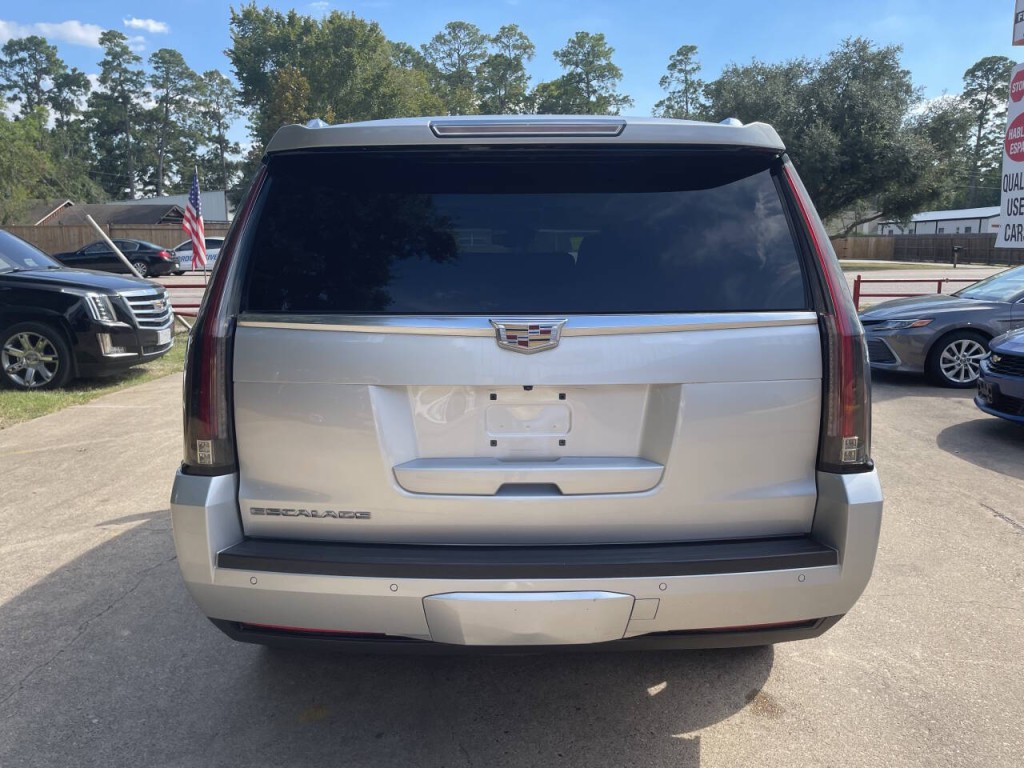 2016 Cadillac Escalade Image 30
