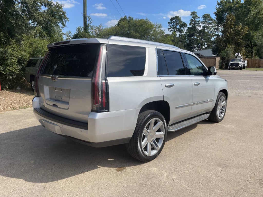 2016 Cadillac Escalade Image 31