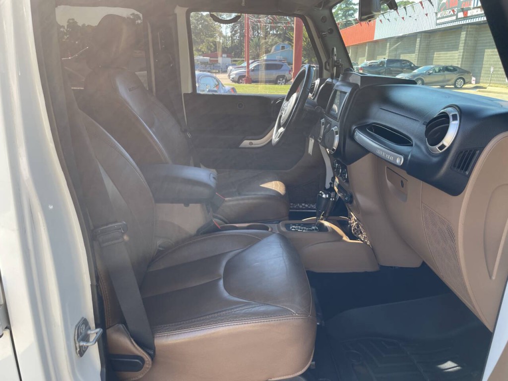 2014 Jeep Wrangler Unlimited Image 16