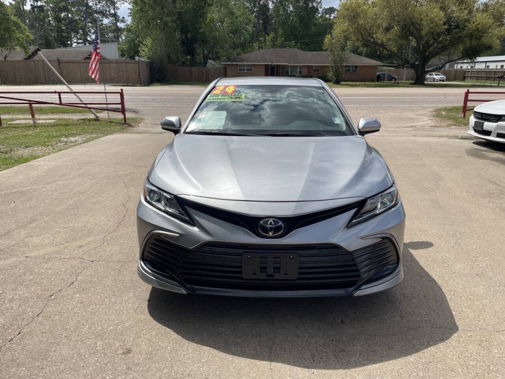 2024 Toyota Camry Image 2