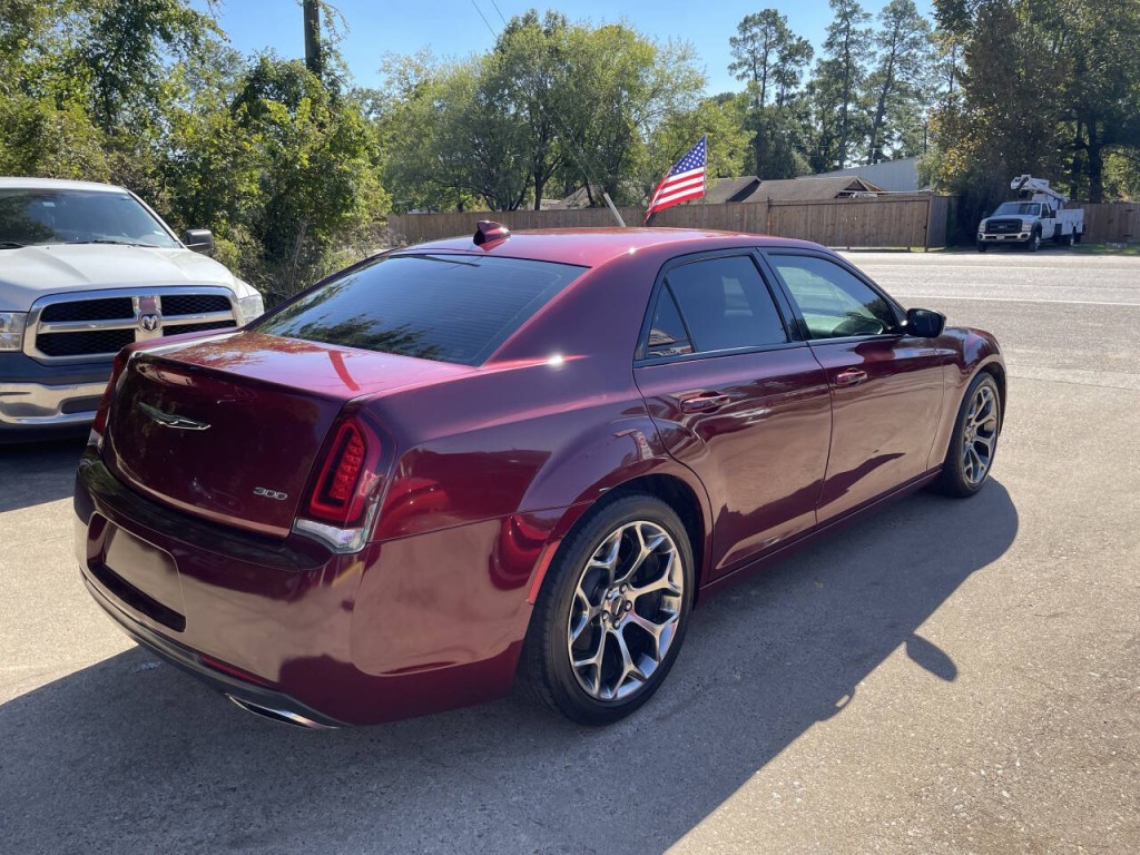 2018 Chrysler 300 Image 22