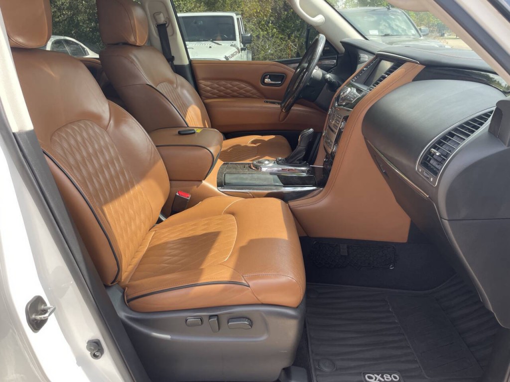 2019 INFINITI QX80 Image 19