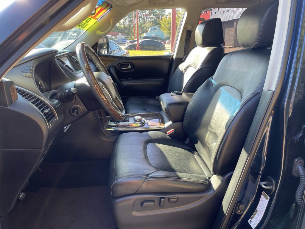 2017 INFINITI QX80 Image 4