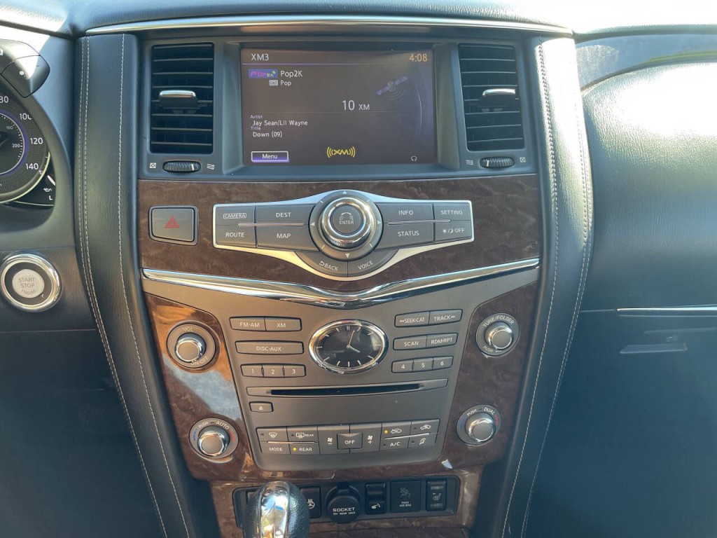 2017 INFINITI QX80 Image 12