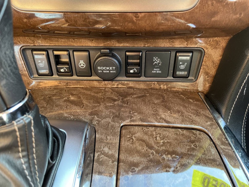 2017 INFINITI QX80 Image 16