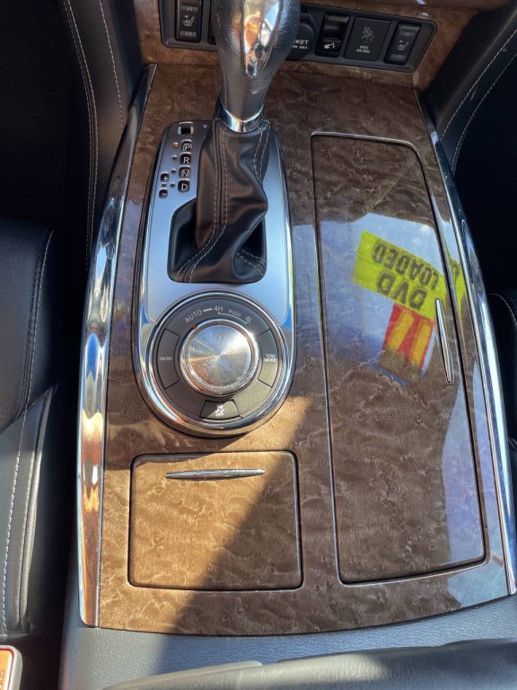 2017 INFINITI QX80 Image 17