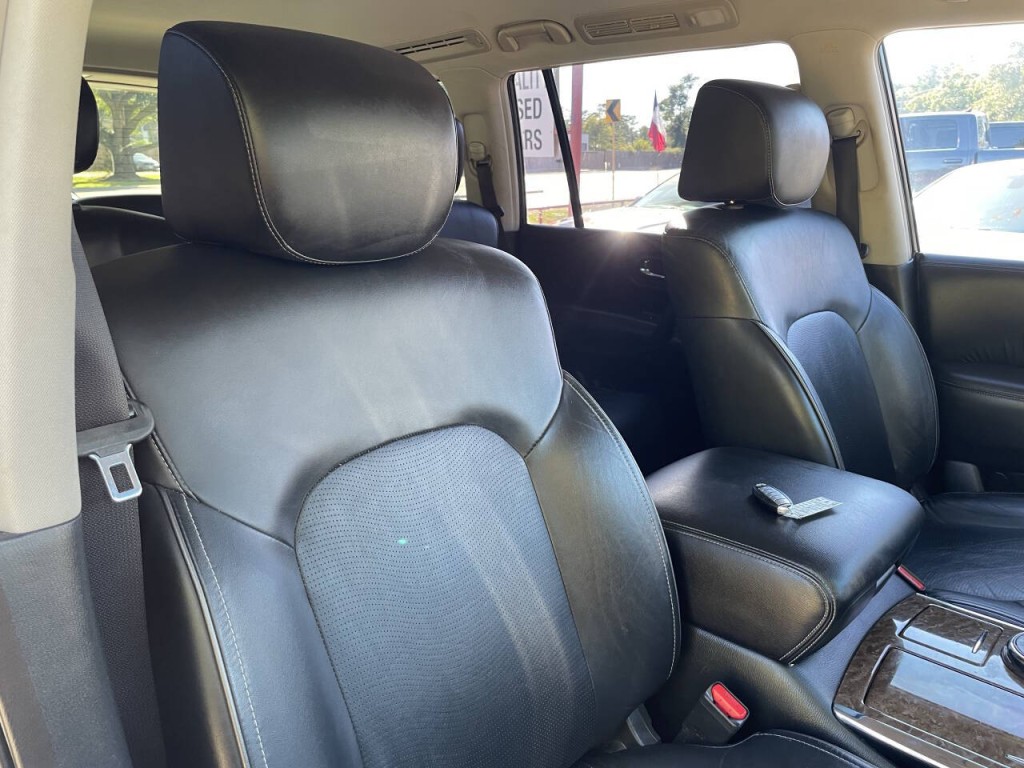 2017 INFINITI QX80 Image 21