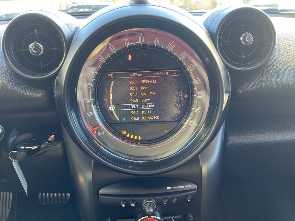 2015 MINI Countryman Image 9
