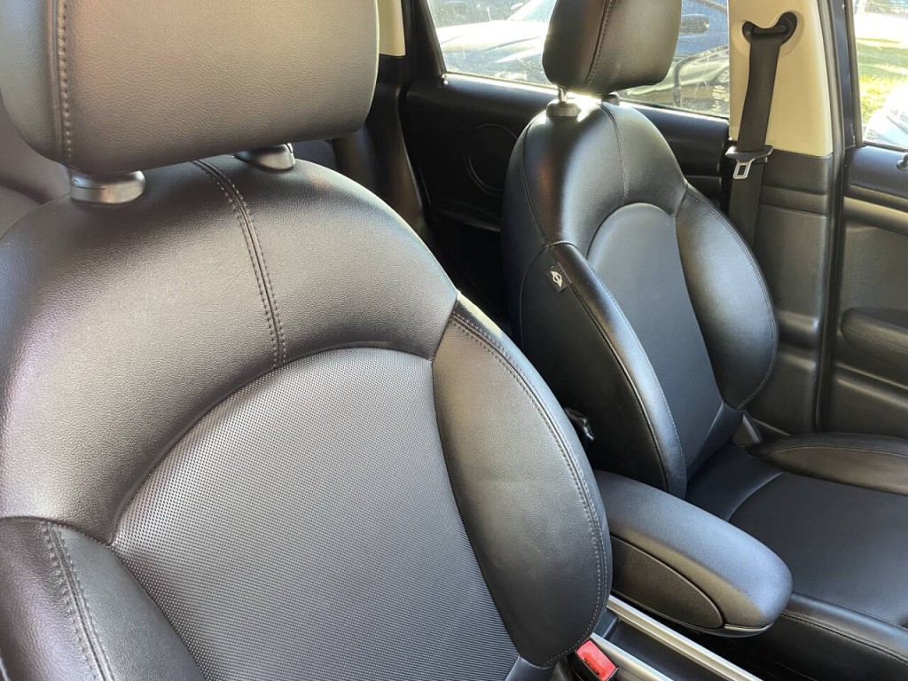 2015 MINI Countryman Image 18