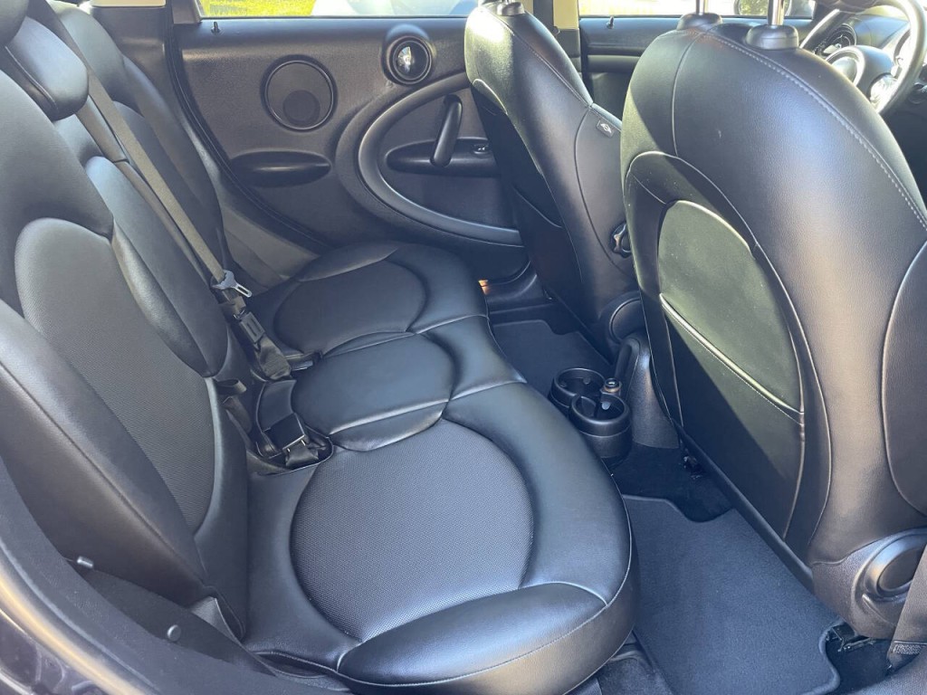 2015 MINI Countryman Image 20