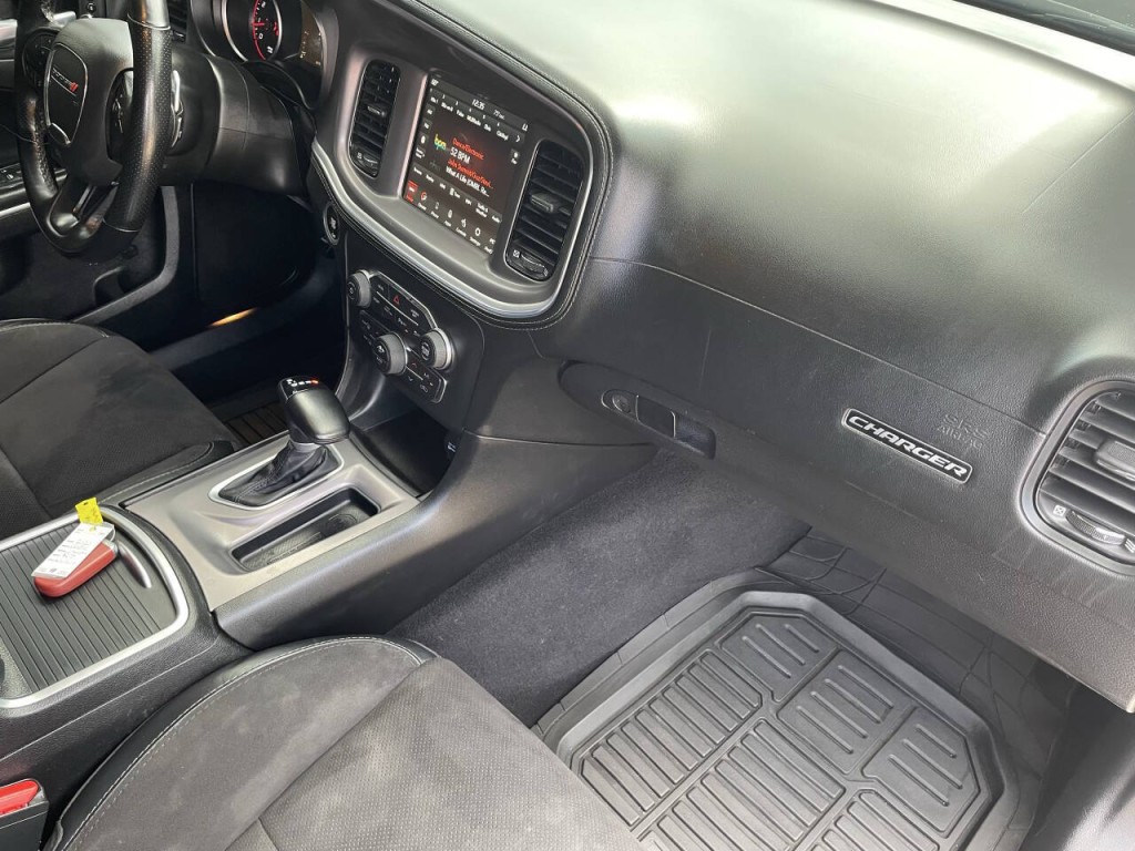 2022 Dodge Charger Image 17
