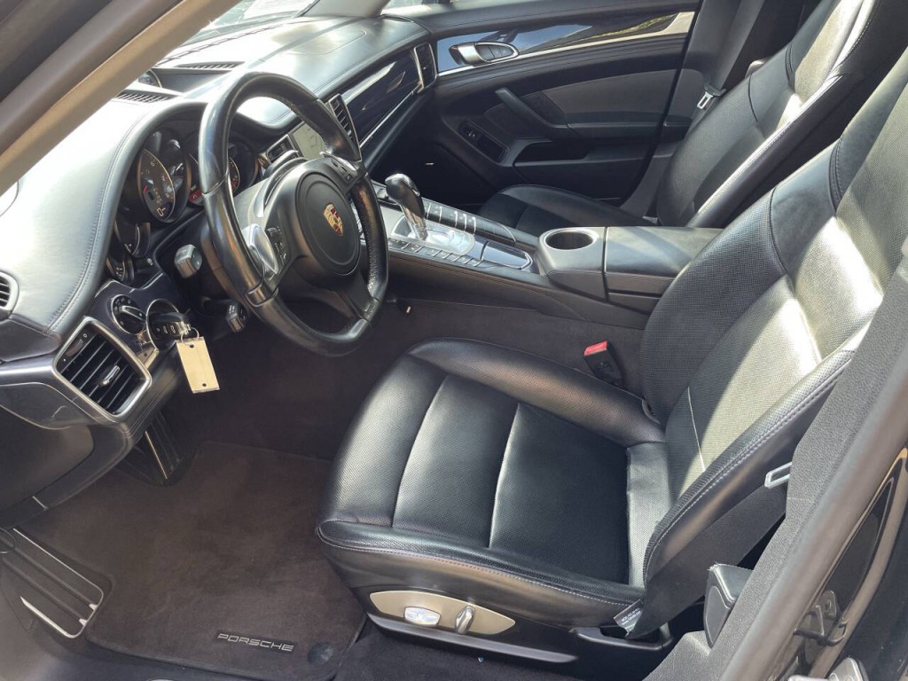 2014 Porsche Panamera Image 4