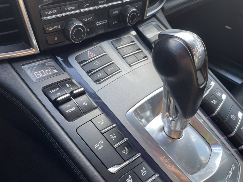 2014 Porsche Panamera Image 13