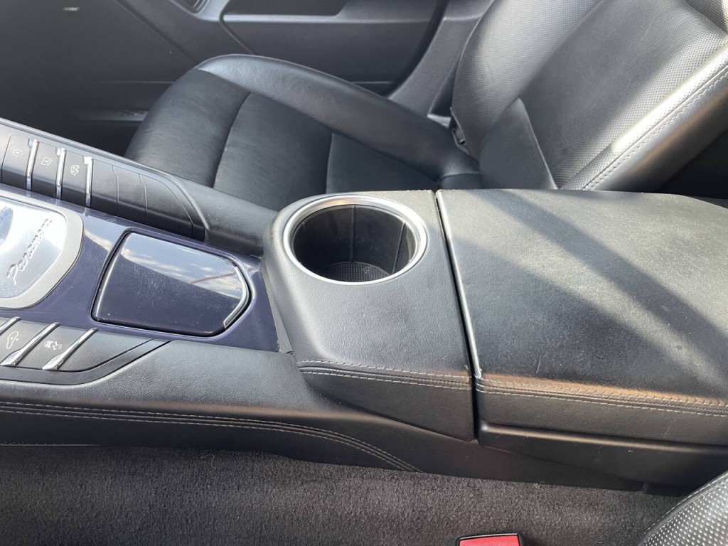 2014 Porsche Panamera Image 15