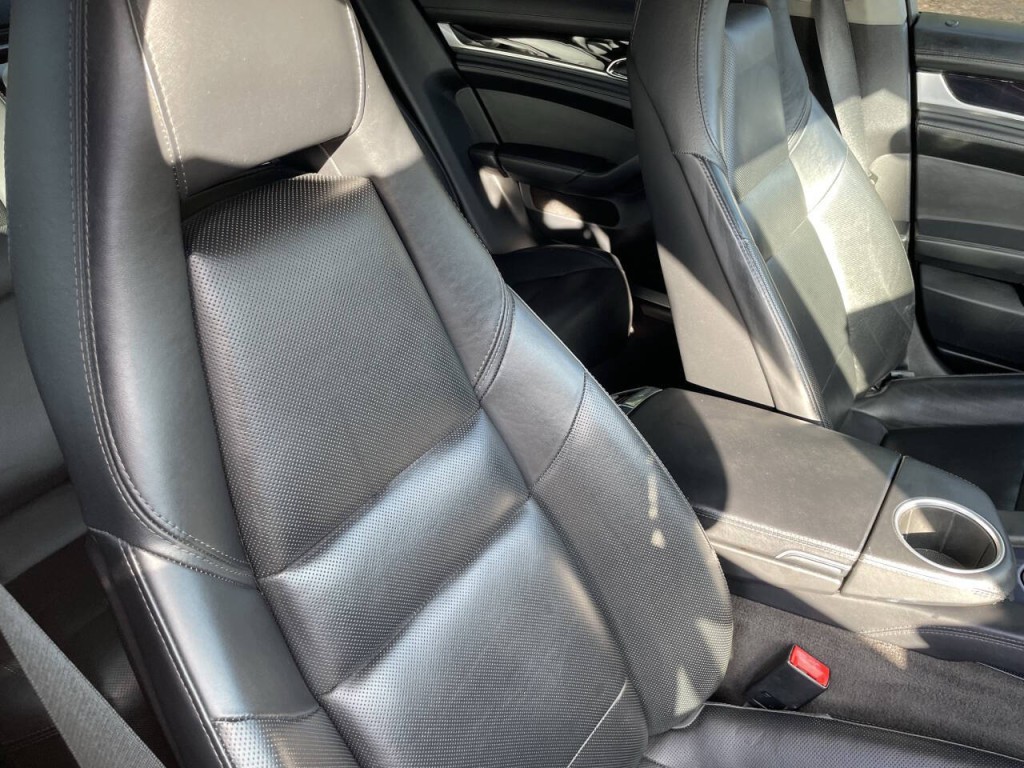 2014 Porsche Panamera Image 19