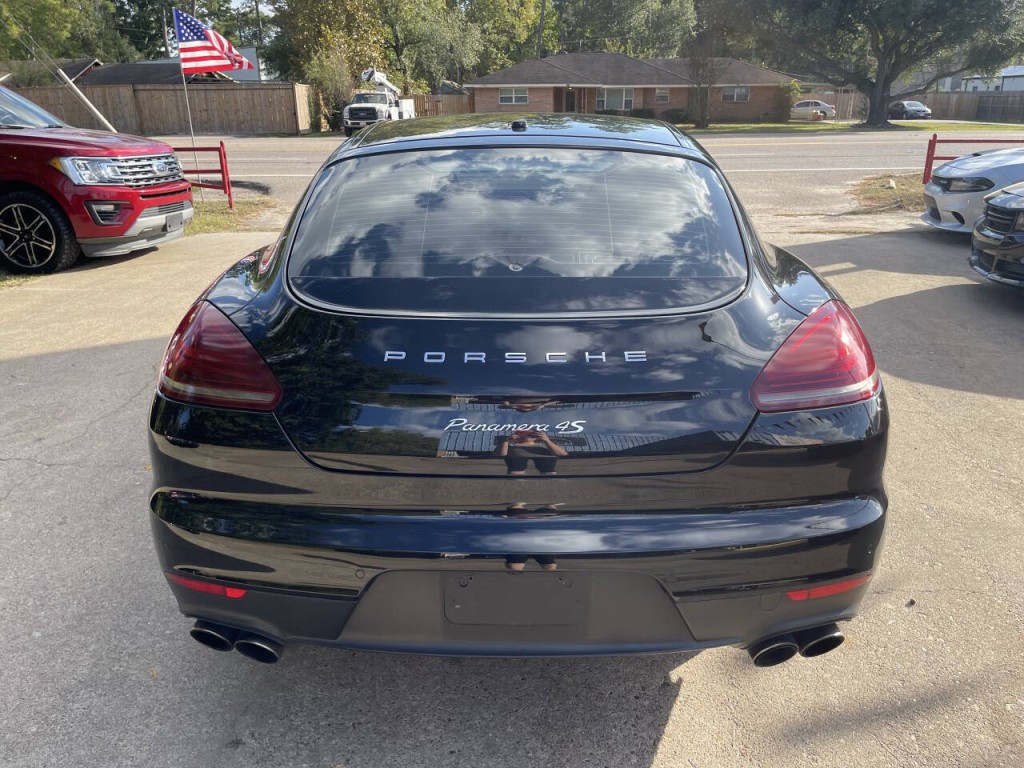 2014 Porsche Panamera Image 25