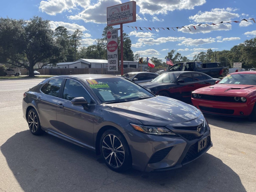 2018 Toyota Camry Image 1