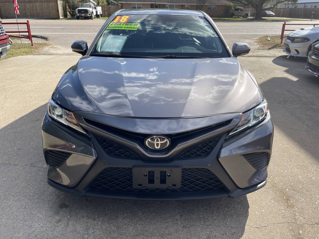 2018 Toyota Camry Image 2