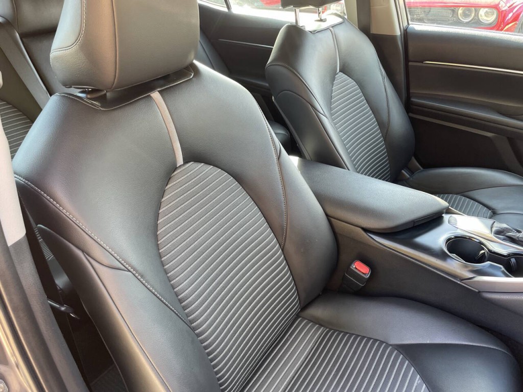 2018 Toyota Camry Image 15