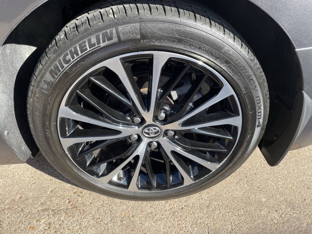 2018 Toyota Camry Image 22