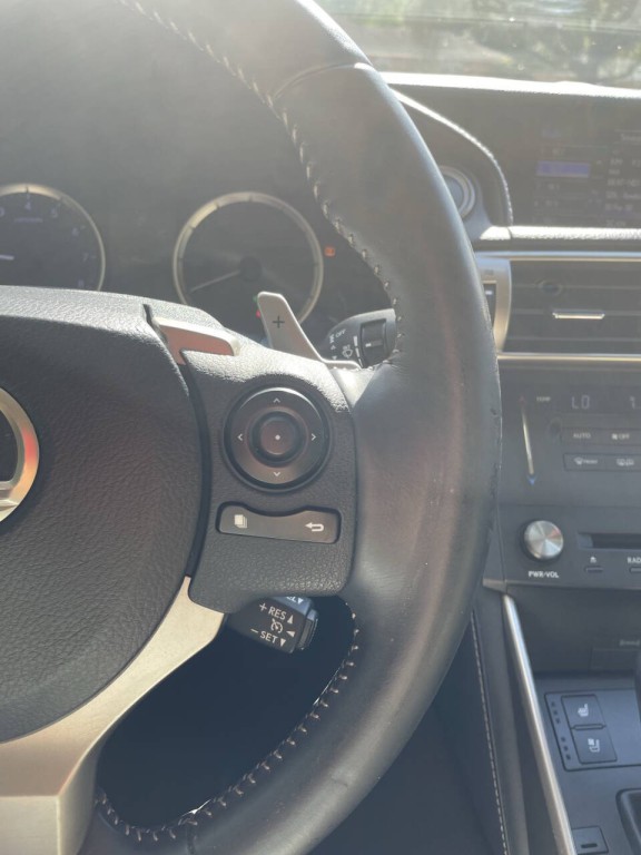 2015 Lexus IS 250 Image 9