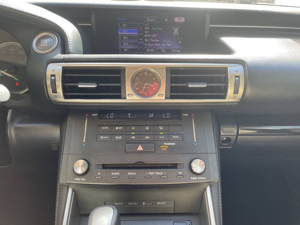 2015 Lexus IS 250 Image 10