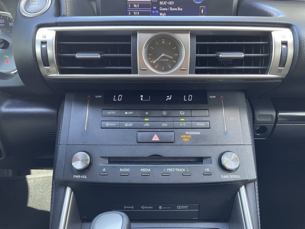 2015 Lexus IS 250 Image 16