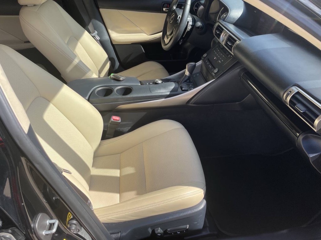 2015 Lexus IS 250 Image 20