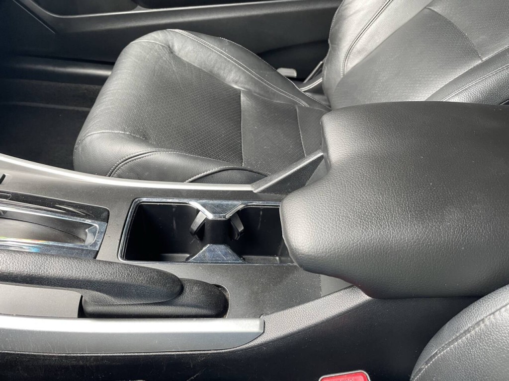 2015 Honda Accord Image 18