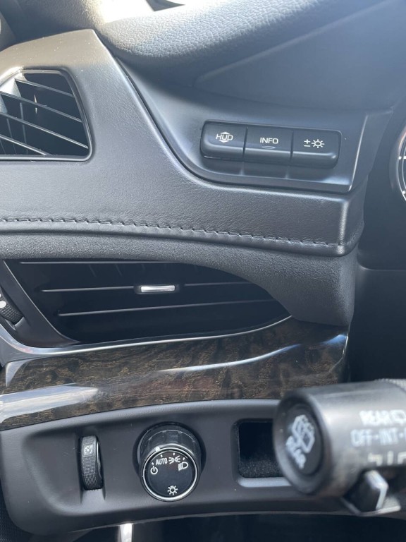 2016 Cadillac Escalade Image 5