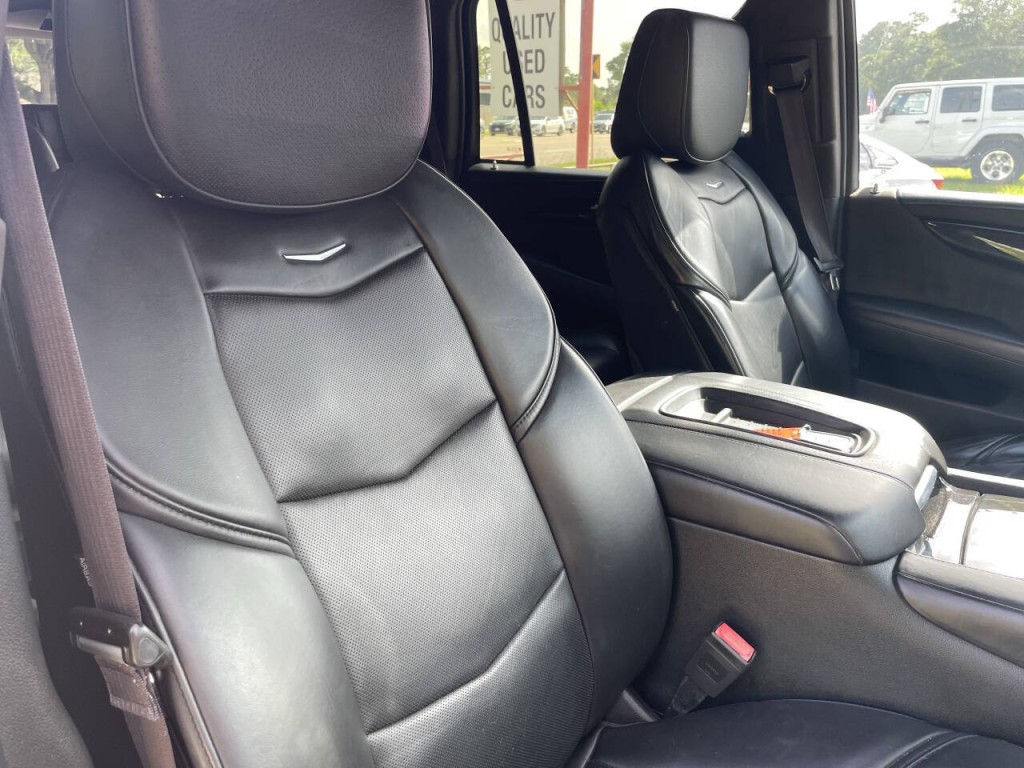 2016 Cadillac Escalade Image 19