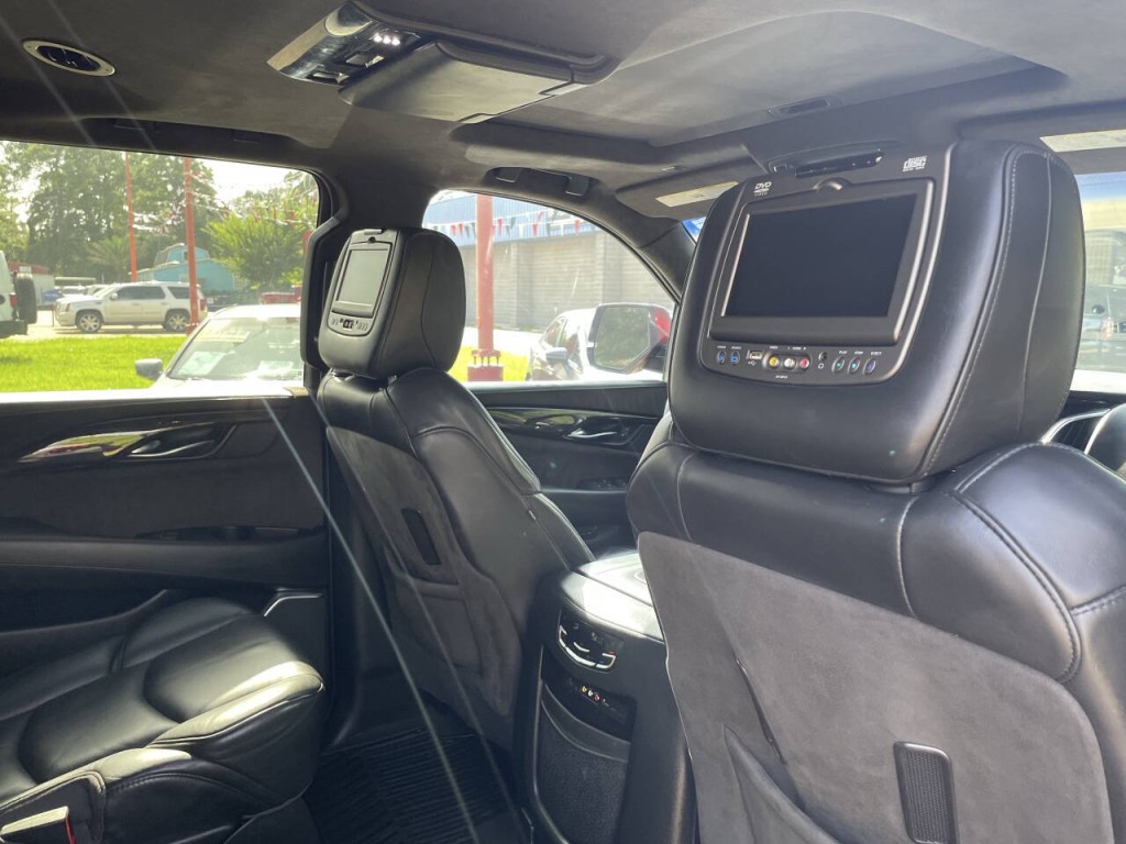2016 Cadillac Escalade Image 25