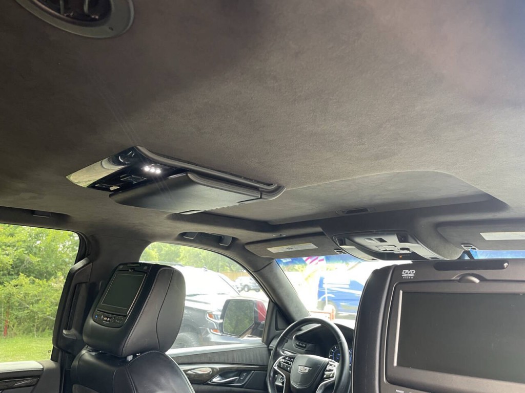 2016 Cadillac Escalade Image 29