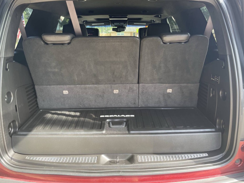 2016 Cadillac Escalade Image 30